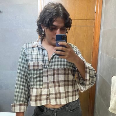 Soy guapa, soy lista, portada de revista.
Primitivo, chapado a la moderna mi Zodiaco es la Conspiración | Act Sleazy Instagram: viktorllamas
