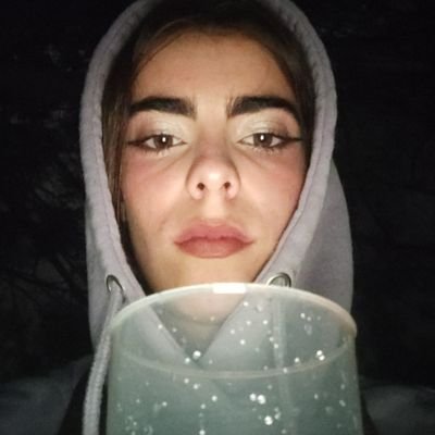 wiina__'s profile picture. ¿Nos vamos palante' o qué?

¿Vamos parriba' o qué?