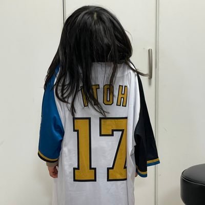 北海道日本ハムファイターズファン。家宝は郡司の直筆サインです。結果論で采配批判してる人と宝物を蔑称として使うスベリ倒してる人と選手名出して(濁してるやつも)暴言吐く人、煽ってくる他球団の害悪ファンは即ブロックします。レスバしません。関わりたくないし興味も無い人もブロックします。