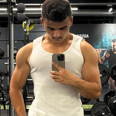 maelv71z's profile picture. 