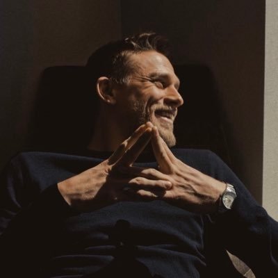 ll3w_'s profile picture. هنا ..