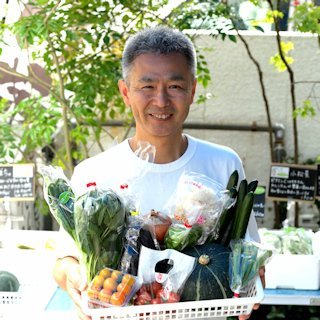 「この人が好き」そんな生産者さんや、メーカーさんの食品だけを扱う、web通販をやってます。大阪府豊中市服部本町商店街に小さな事務所兼店舗でも販売しています。毎週水曜日には、農家さん直送、笑顔旬鮮野菜市やってます