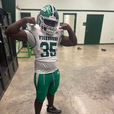 Vicksburg High School (MS) | Kicker/TE | Co 26🎓 | 5”11 227lbs | G-Mail jaydemoney6@gmail.com