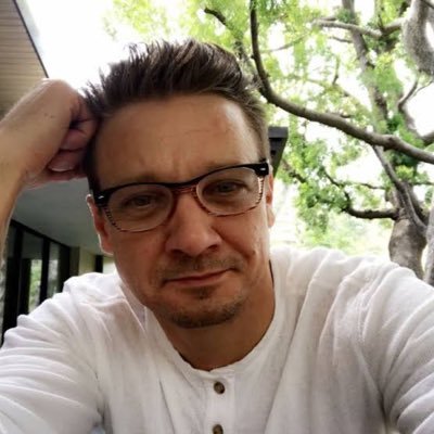 Jeremy Renner page to reach out loving and supportive fans ❤️🎵🎸 Controlled by ( Jeremy Renee)