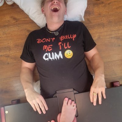 Male fetish actor/b/g content creator. Always looking for collabs: Ballbusting, foot worship, etc. https://t.co/zprOVM2OA3