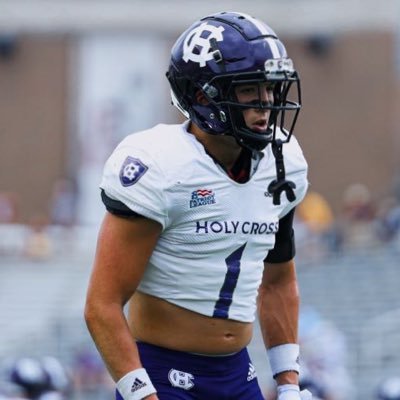 Defensive Back @HCrossFB ✝️⚔️ ‘24 | First Team All State DB | Grad Transfer | Bentley MBA