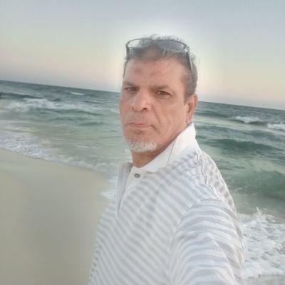 زمالكوى ابا عن جد
متزوج واعول
مرح جدا وبحب اللى دمه خفيف ومش بحب اى جهلوى الزمالك بطل القرن