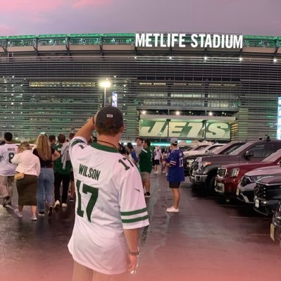 TriStateJakeNYJ's profile picture. The biggest challenge in life is trying to be yourself in a world that is trying to make you like everyone else. #RingTheBell #AllGasNoBreaks #SportsCards