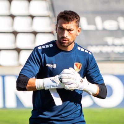 ⚽️ Portero del @TerrassaFC 🥅 Entrenador de porteros del @UltMostoles de la @kingsleague 🧤Deportista @twofivegloves