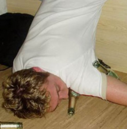 Tweets_drunk's profile picture. press tha button that says follow(right below)