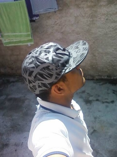 Ser profundamente amado por alguém nos dá força; amar alguém profundamente nos dá coragem.