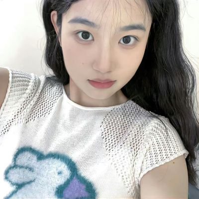 angeuleom61512's profile picture. 