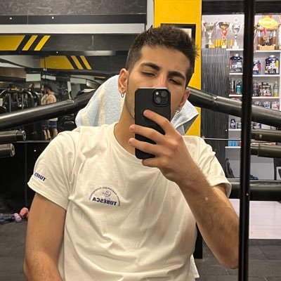 mertbirsenn's profile picture. Adım Richard Thomas, Oxford’da okuyorum. Sadece yaz tatillerimi kabilemle geçiriyorum.