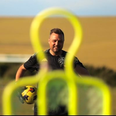 Goalkeeper Coach for @Hawksfcofficial, @LewesFcpathways and ambassador for @SaviourGk. South East UK Account Manager for @Mangrove_uk