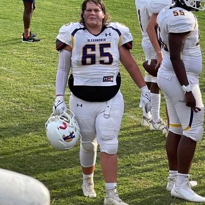 6”0 265|Guard| Center |2027 |Alexandria,La 318| Alexandria senior high school FB| 3.23 gpa| email GageW1020@yahoo.com