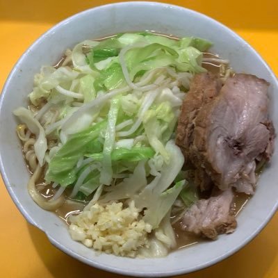 ラーメンが好きなアラサー🥸 家系と二郎、二郎系多め。それ以外も🙆‍♀️ 太麺と低温チャーシューが好物！ スポンサーゼロなので忖度なして呟きます。将来の夢は尖り散らしたsusuru TVのパロディをやることです。 たまに酒、仕事、趣味など