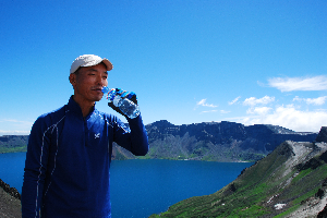 winkim0127's profile picture. You may lead a horse to the water, but you cannot make him drink. 말을 물가로 끌고 갈수는 있어도, 마시게 할 수는 없다.