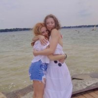 Jenevieve and Sarah (@jenniandsarah) 's Twitter Profile Photo