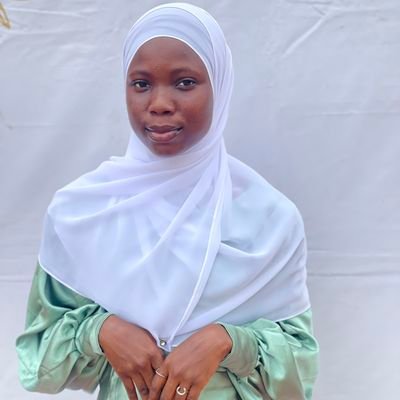 A versatile Muslimah
Jannah Aspirant 🌹
A linguist
Translator (Yorùbá to English Language and vice-versa)
Fashion enthusiast
Fashion designer