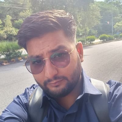 maazrajpoot282's profile picture. مجھے کالا رنگ، قدیم حویلیاں، شام کا وقت، ویران جزیرے،  خزاں موسم، کتابوں،کی خوشبو بارش کے بعد مٹی کی خوشبو، تنہائی اور خاموشی پسند ہے۔۔