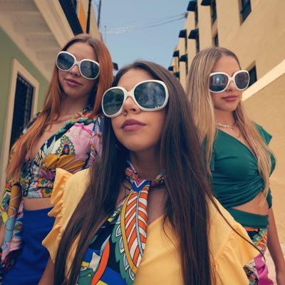3 sisters 💞 just doing what we love 🎤💃🎬 IG: @itstriplecharm Tiktok: @triplecharmofficial Pre-Save our New Single “No Problema”⬇️