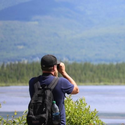 Minifan, birder, self-proclaimed official ornithologist of the Miniverse.