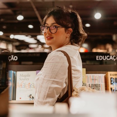 UMA PESSOA REAL | Psicóloga e Doutoranda em Análise do Comportamento (UEL) • Acredita em Deus, Ciência, Amor e o pior: nas Pessoas.