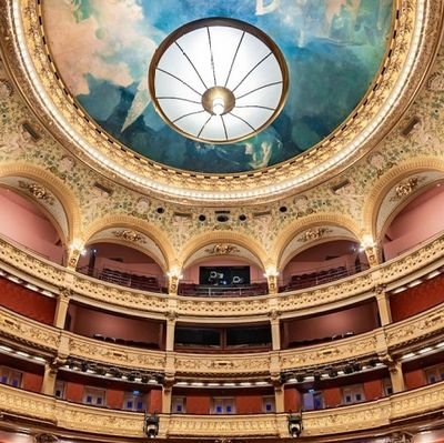 Chargé de communication et médiation pour l'Opéra Comique -  follow @Opera_Comique