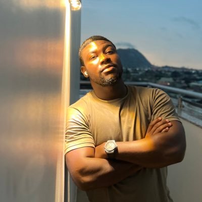 just a simple dude, i just keep being me | #Architect. ●intagram: https://t.co/FLdrO8Qikc #anime. snapchat 👻: @Tolan-i