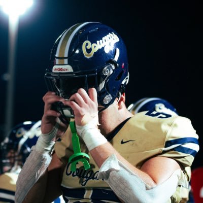 Mac55Luke's profile picture. C/O 24| @DOORANTFOOTBALL | OT/DE#55 | 6’4 | 260| GPA:3.2 |Keep God first and the rest will make sense| Head coach: @ClayboCoach