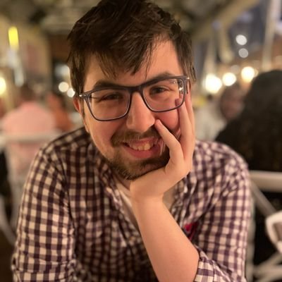 bagguetteanator's profile picture. he/him, learning disabled, really into swords and games