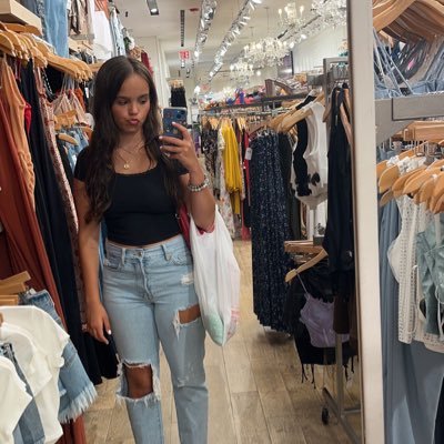 zoea_14's profile picture. 