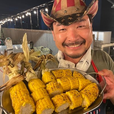 秋田市川反のビルの屋上で１年中手ぶらでBBQを楽しめるアウトドアスポットです。