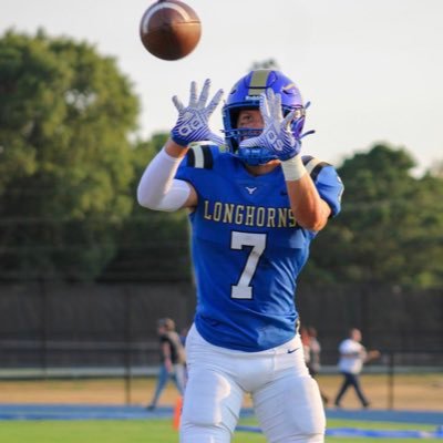 •c/o 2026 •Hamshire Fannett High School• 6’ • 190lbs• 3.98 GPA• Max squat-370• Max Bench- 270 • My Cell- 409-444-7933• Coach Contact- (254) 495-7254