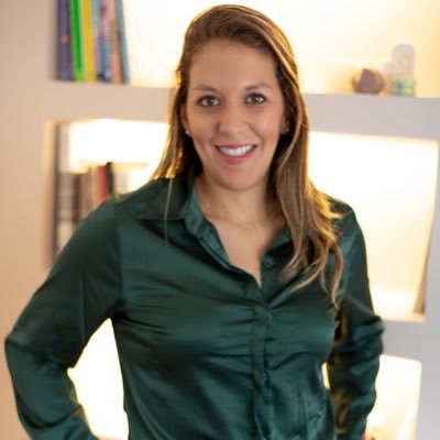 Máster en Periodismo(Arg)/Presentadora Ecuavisa Internacional/experiencia en rrpp y Dircom/ecuatoriana/amante del deporte mariaemilia_k@hotmail.com Conoce más🔽