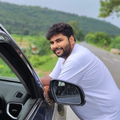 AshishCooper's profile picture. Nyctophile. Have an odd fascination with gloomy weather. Prefer fog over the blasting bright daylight.