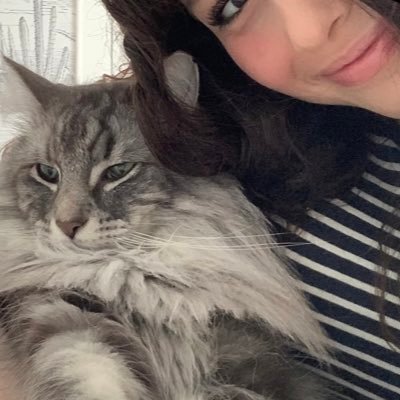 elenaalvareeez's profile picture. i live so i love