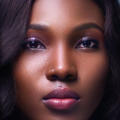 parableliza's profile picture. Creative and approachable