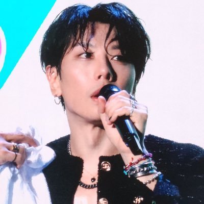 Kyosin98's profile picture. 시작은 뮤덕이였으나 끝은 소울트리가 되었다!🎄🌳🌲. 베토벤 보고 대장님께 빠진 응애트리입니다. 🎄🌳🌲. #박효신 #대장님