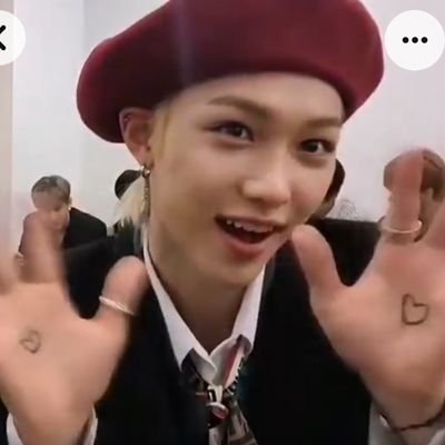 ̗̀➛ connecting the dots of #FELIX freckles ~~
.
.

a smol account dedicated to our sunshine ♡!!