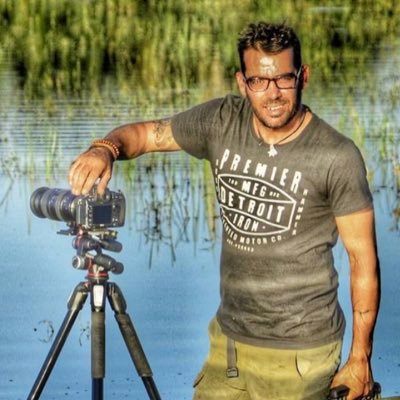 Wildlife film maker for Natgeo, Disney, Netflix, Apple TV+. I have a story to tell. Fimi genesis artist https://t.co/pUwb1iuhEs