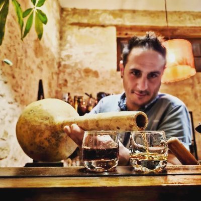 Hospitality consultant, drinks maker, flavours creator based in sunny Scalifornia, Cyprus. 
Gourd ageing (Nerokoloko) pioneer.