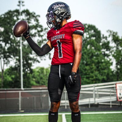 Lambert HS ‘25 I 5’11 180l ATH🏈 All-Region 6-7A 1st Team Offense-ATH 1st Team GACA All State DB 3.8 GPA l CG 🏀l HC @mtbeach29  NCAA ID- 2304854646