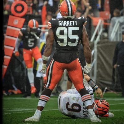 Hardworking Father of 3 beautiful crazy ass kids, Dawg Pound for Life!!!