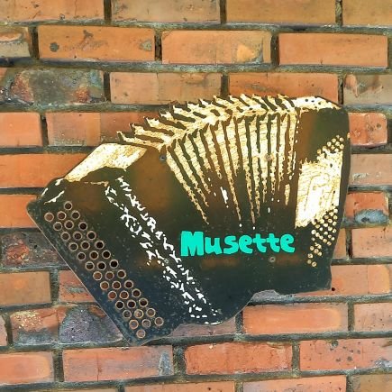 2003年開店・21年目の雑貨屋【Musette(ミュゼット)】です。ハンドメイドと異国の雑貨が中心♪最寄り駅は横浜駅で、徒歩13分程。お散歩がてら雑貨たちにぜひ会いにいらしてくださいね🎁👛📙
営業時間は13-19時/日曜休。
『BASE』でのネット販売も行っています♪(←こちらの質問欄からもご連絡ください🍀)