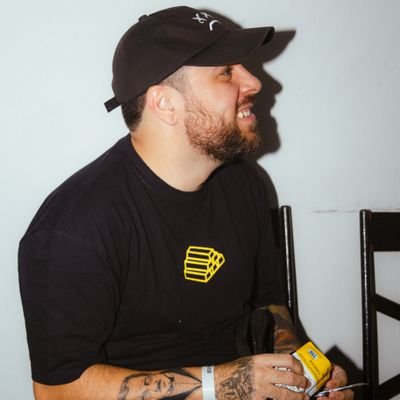 Produtor artístico/executivo
Vivo amando o Botafogo e o Boston Celtics