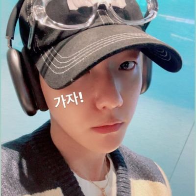 baekmissinghour's profile picture. B : Just out of the blue, i love you. || bkn solo stan 🙅‍♀️ akun buat kirim menfess