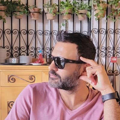 hesamrezaei84's profile picture. اهل کاشان نیستم، با این حال روزگارم بد نیست.