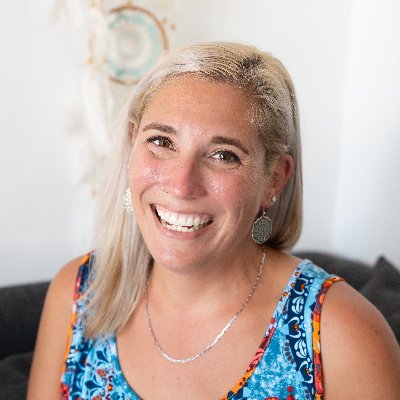 Digital strategist for entrepreneurs scaling with digital products & caffeine. Ex-D1 athlete. Mom of 2. Wearing 12 hats, dropping half of them.