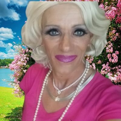 My true passion is being a Mary Kay Beauty Consultant , I love ballgown wedding dresses , prom dresses etc.